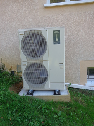 Rénovation - Pompe à chaleur Air Eau - ARKTEOS ZURAN 100V ECS2 exterieur